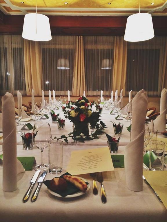 Stadthotel Restaurant Auerhahn Vöcklabruck Екстериор снимка