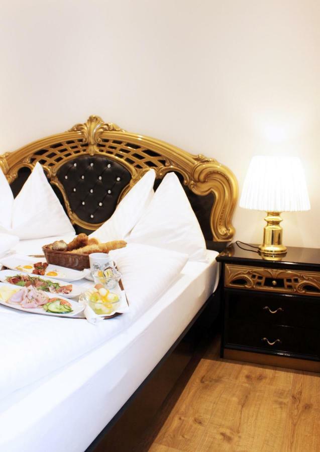 Stadthotel Restaurant Auerhahn Vöcklabruck Екстериор снимка