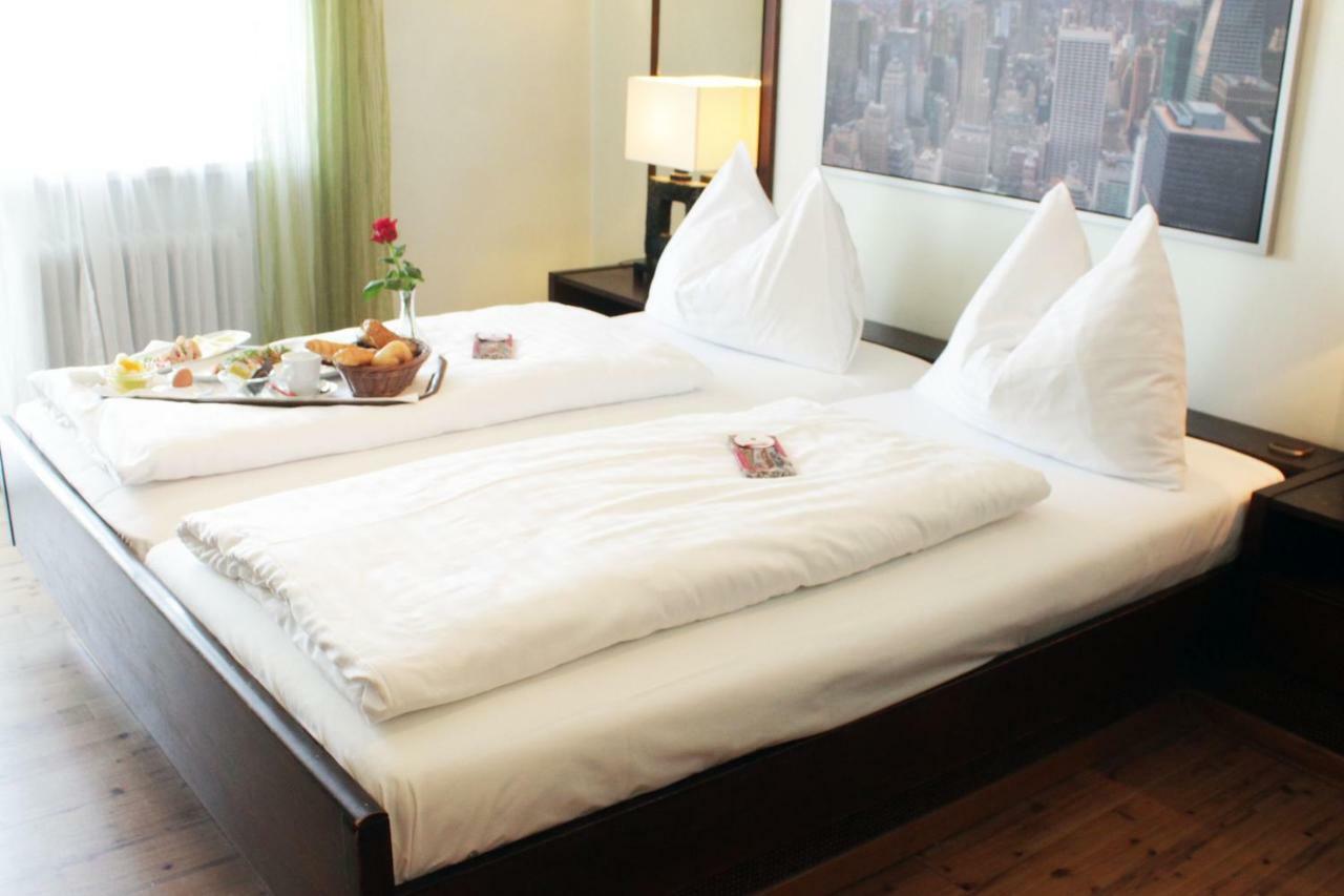 Stadthotel Restaurant Auerhahn Vöcklabruck Екстериор снимка