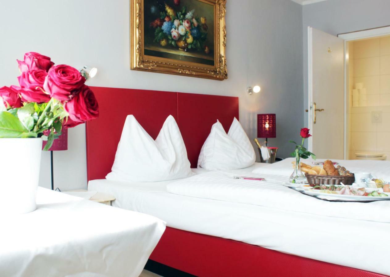 Stadthotel Restaurant Auerhahn Vöcklabruck Екстериор снимка