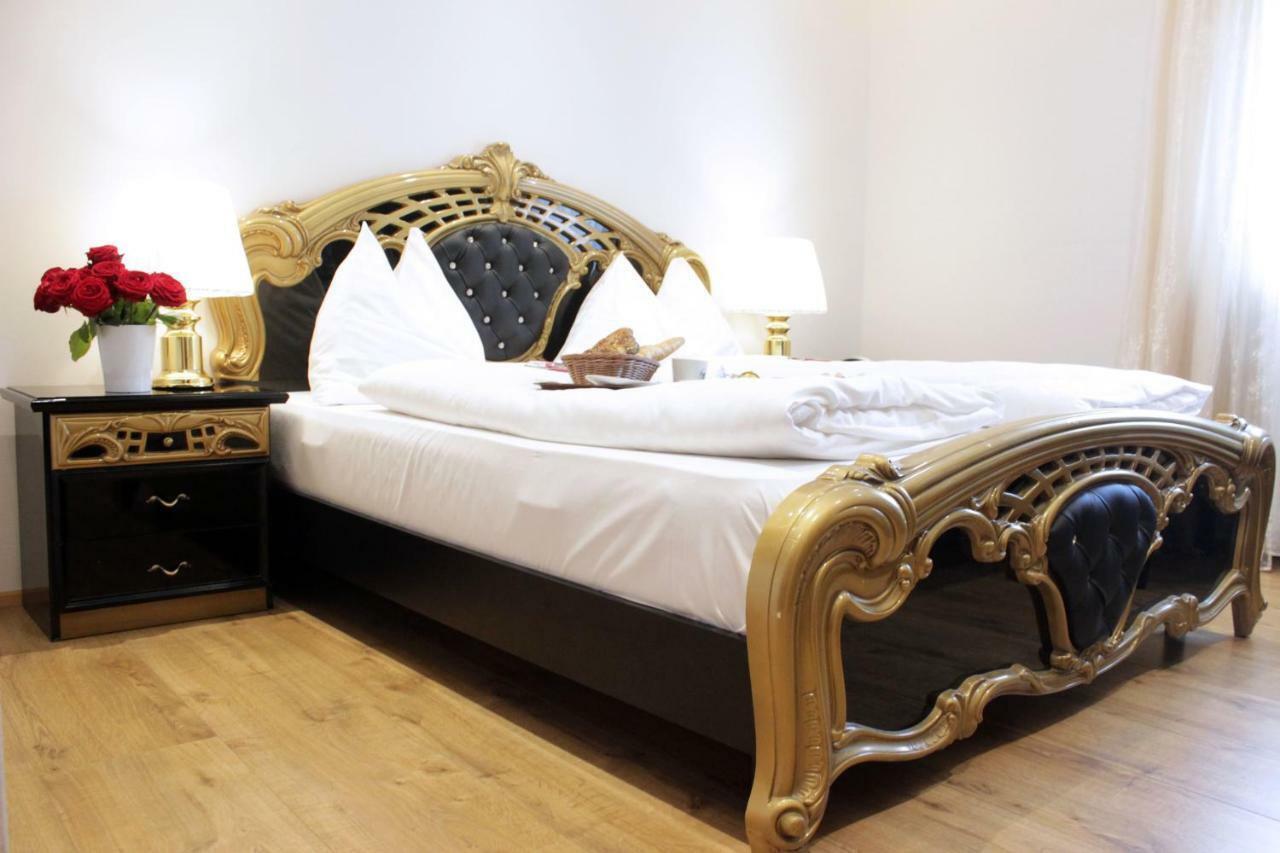 Stadthotel Restaurant Auerhahn Vöcklabruck Екстериор снимка