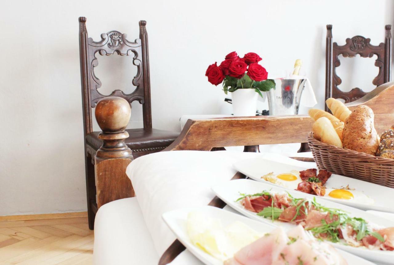 Stadthotel Restaurant Auerhahn Vöcklabruck Екстериор снимка